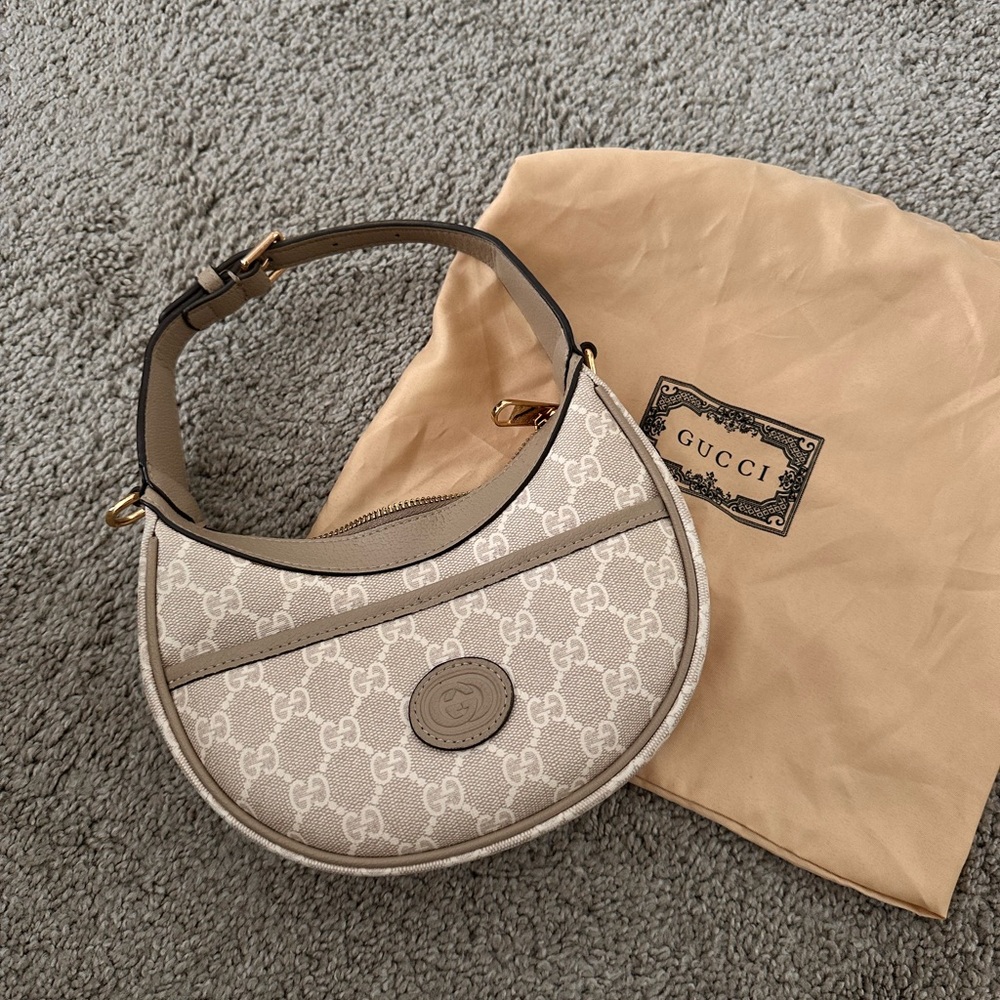 Gucci Beige and Cream Shoulder Bag